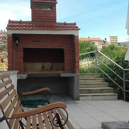 Apartment Lo
